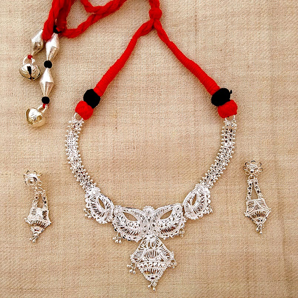 Elegance Silver Neckpeice with Earrings